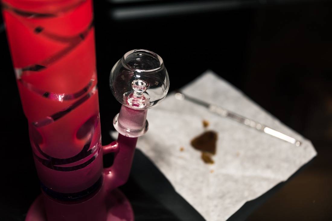 5 Quick and Easy Steps to Clean a Dab Rig | Speed Greens