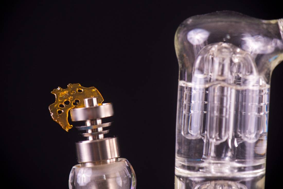 Cannabis oil on dab rig. Speed Greens